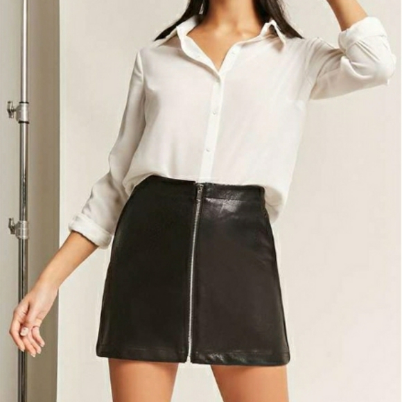 Forever 21 mini skirt/short